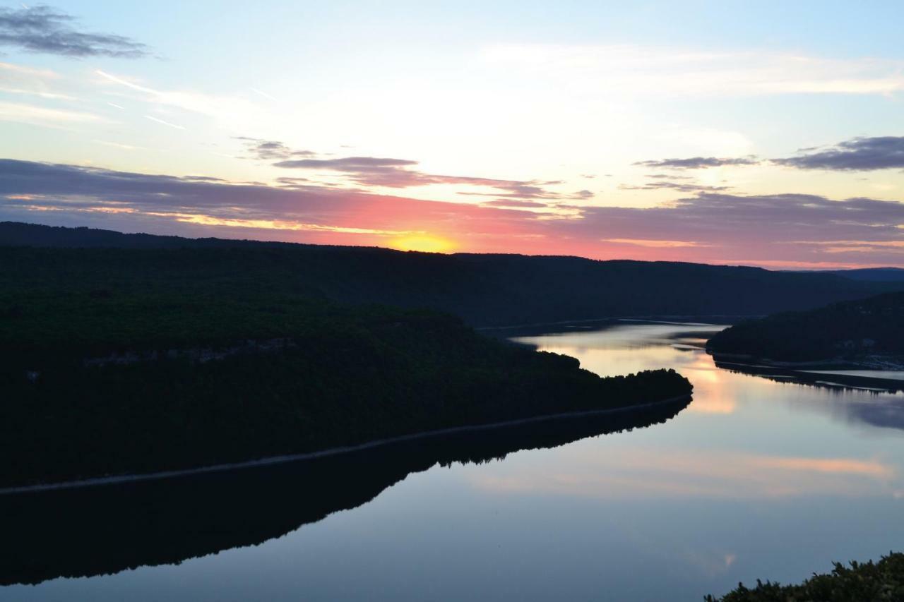 Maisod Vvf Jura Lac De Vouglans מראה חיצוני תמונה